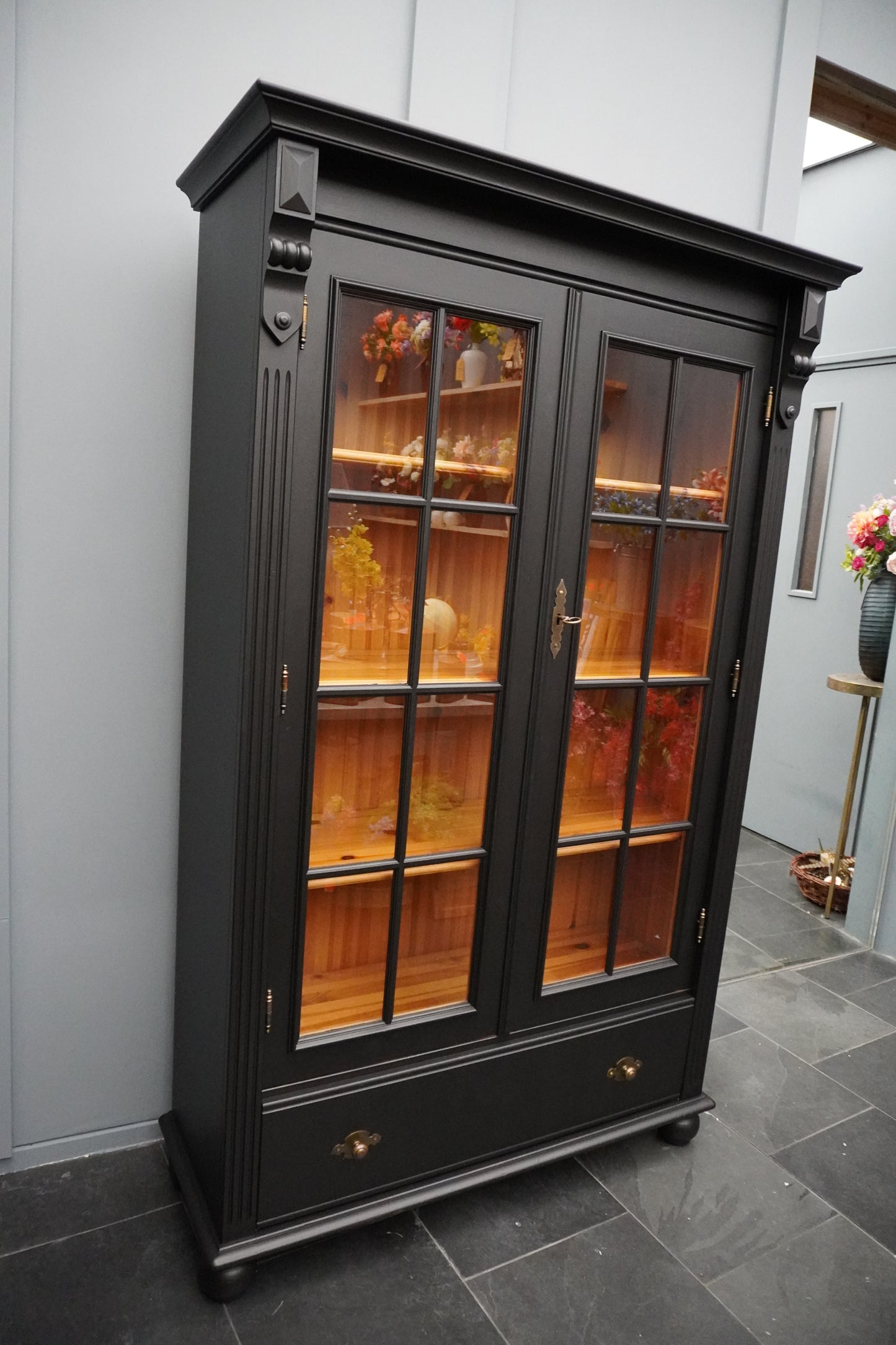 Cottage vitrine kast