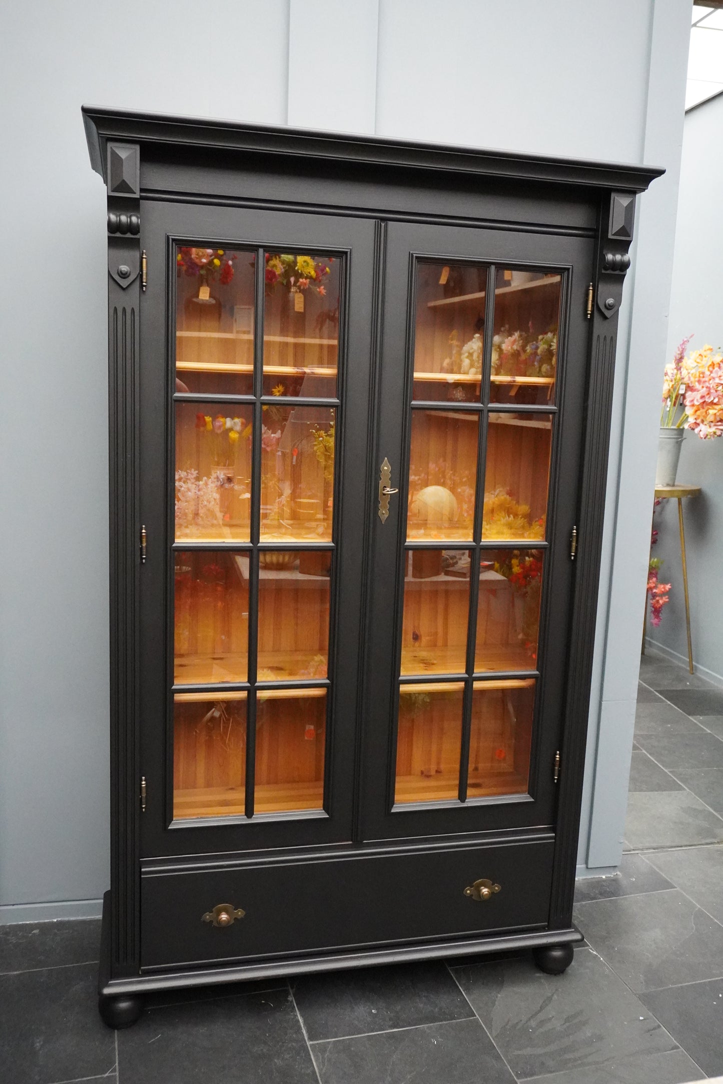 Cottage vitrine kast