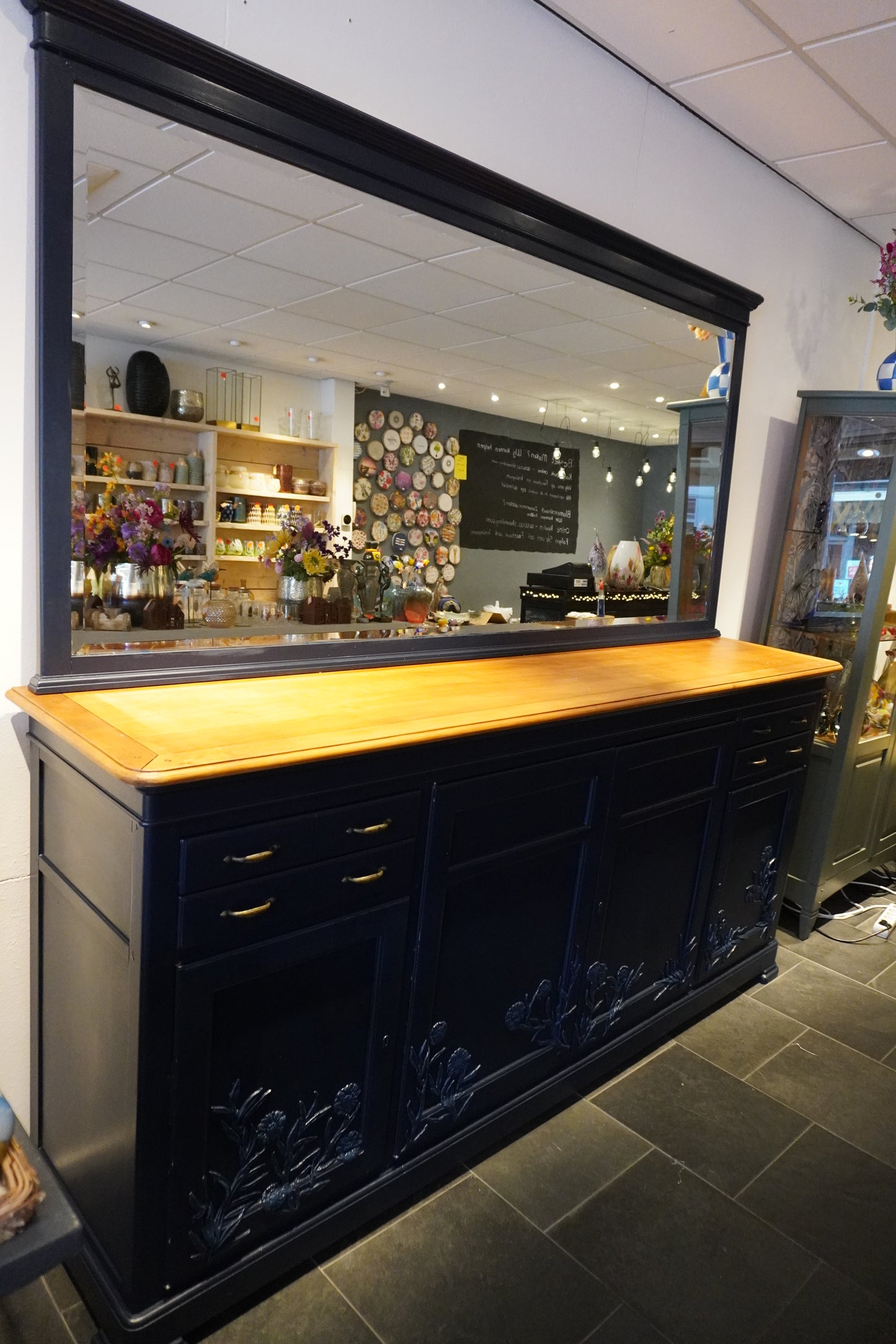 Dressoir met spiegel