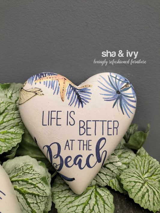 Decoupage hart - life is better at the beach
