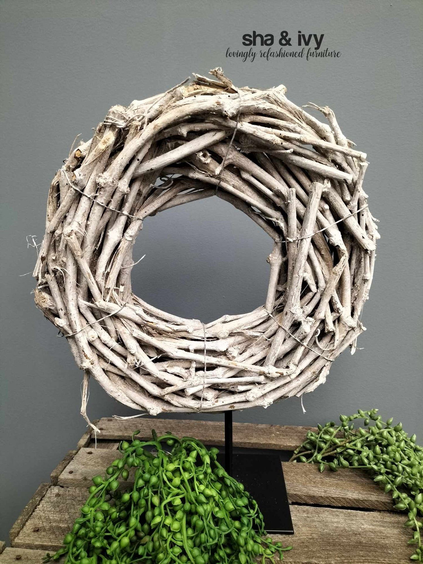 Krans grape wood white washed