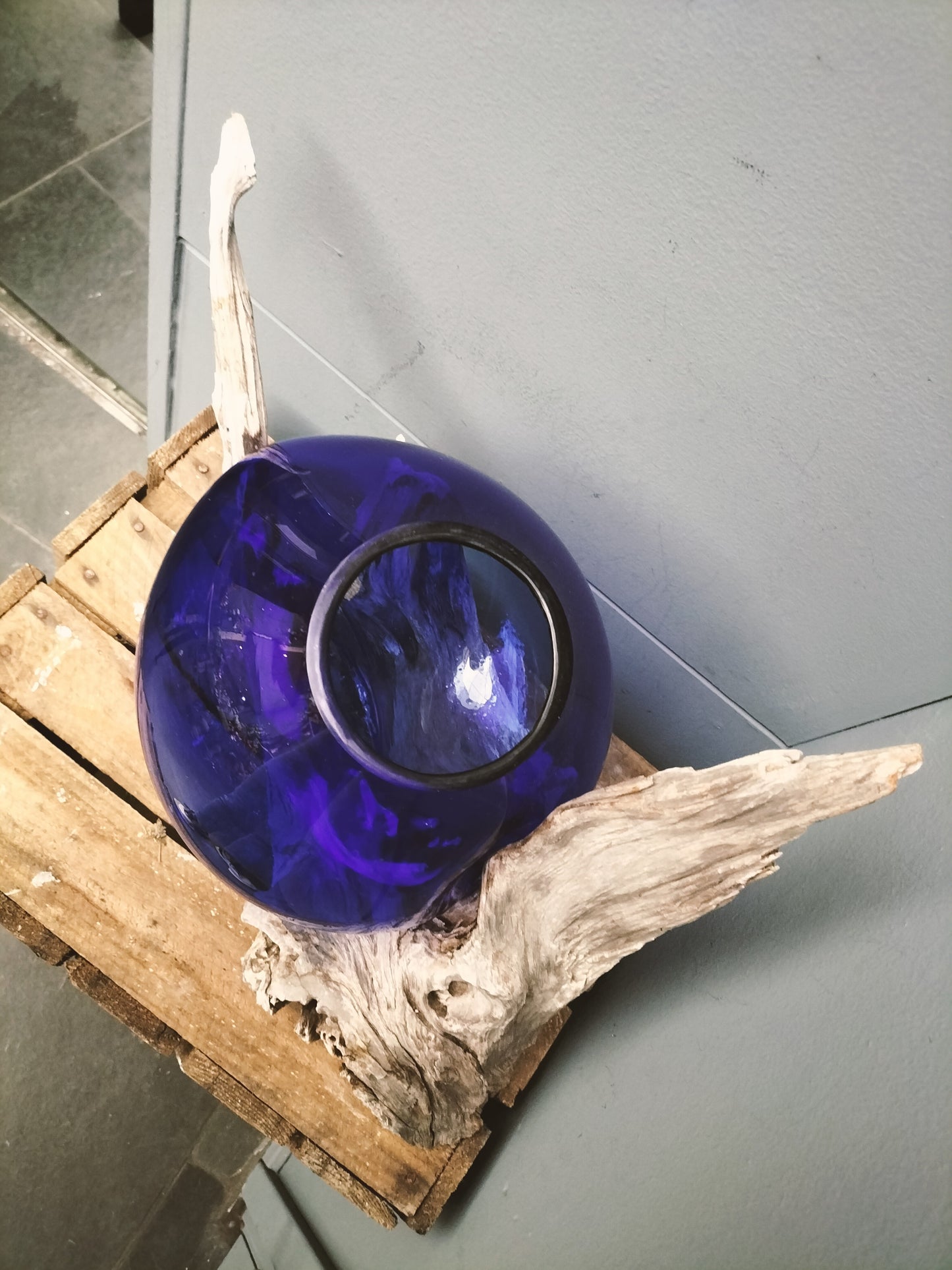Glas op stronk - donker blauw, 50cm x 32cm
