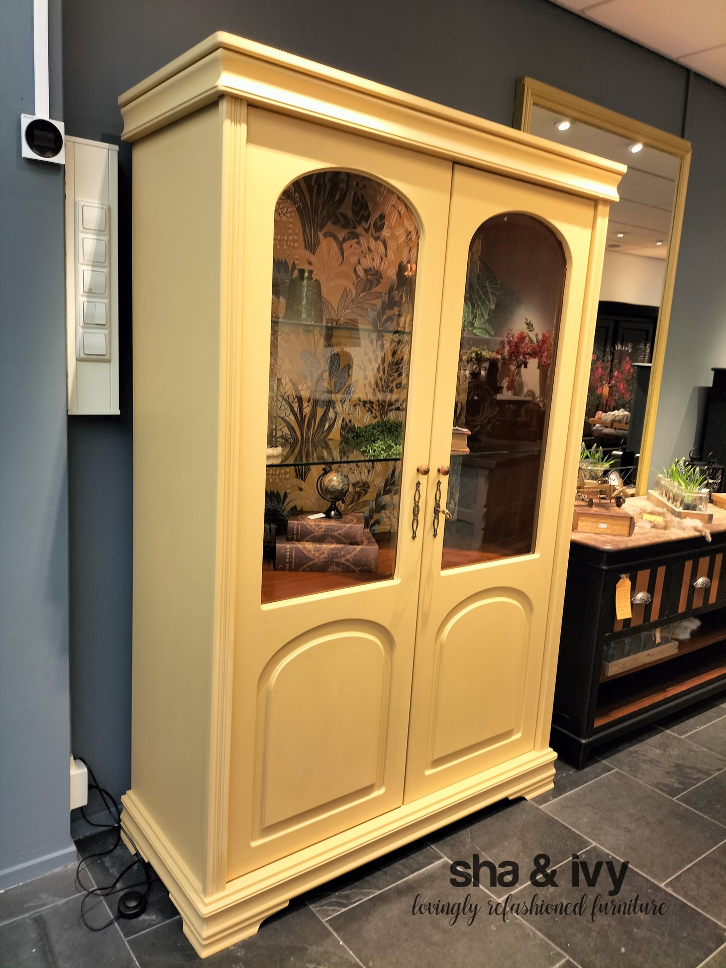 Vitrine kast - ocher