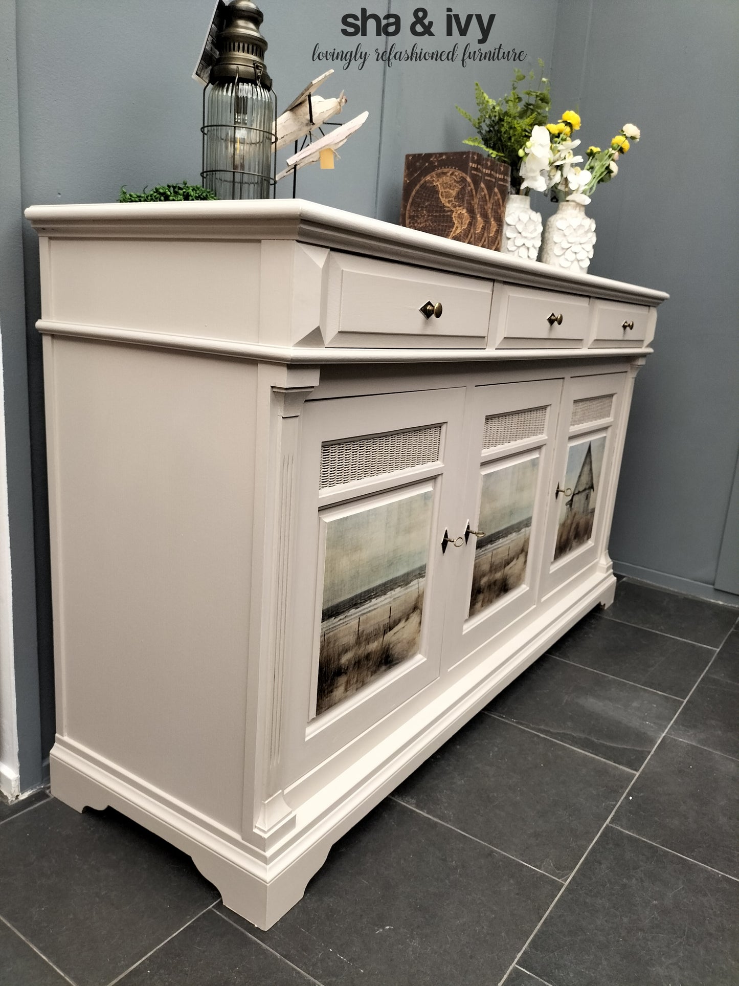 Beach dresser with mirror