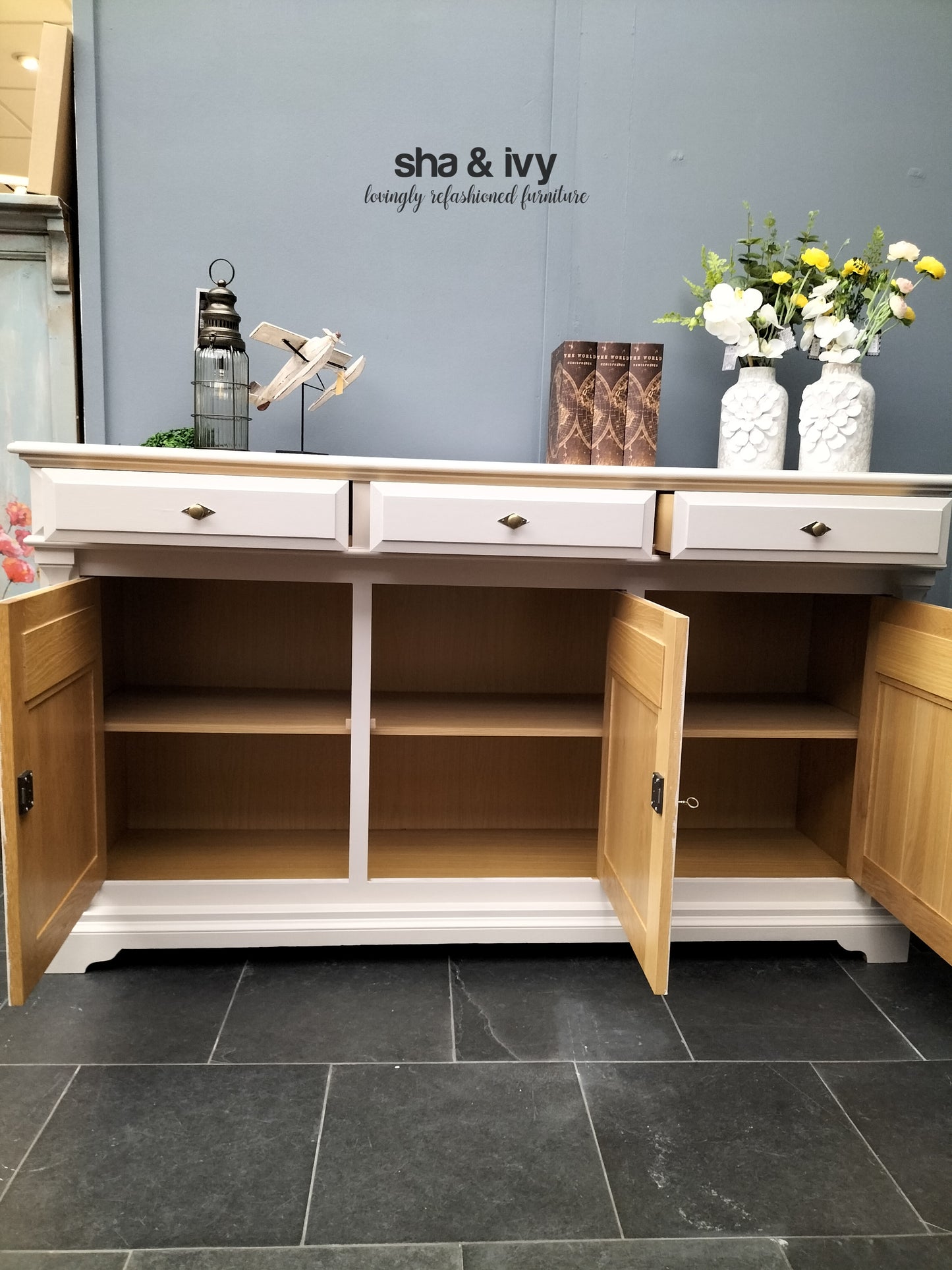 Beach dresser with mirror