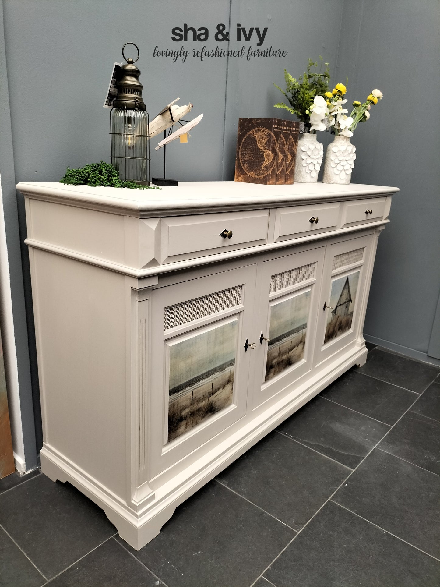 Beach dresser with mirror