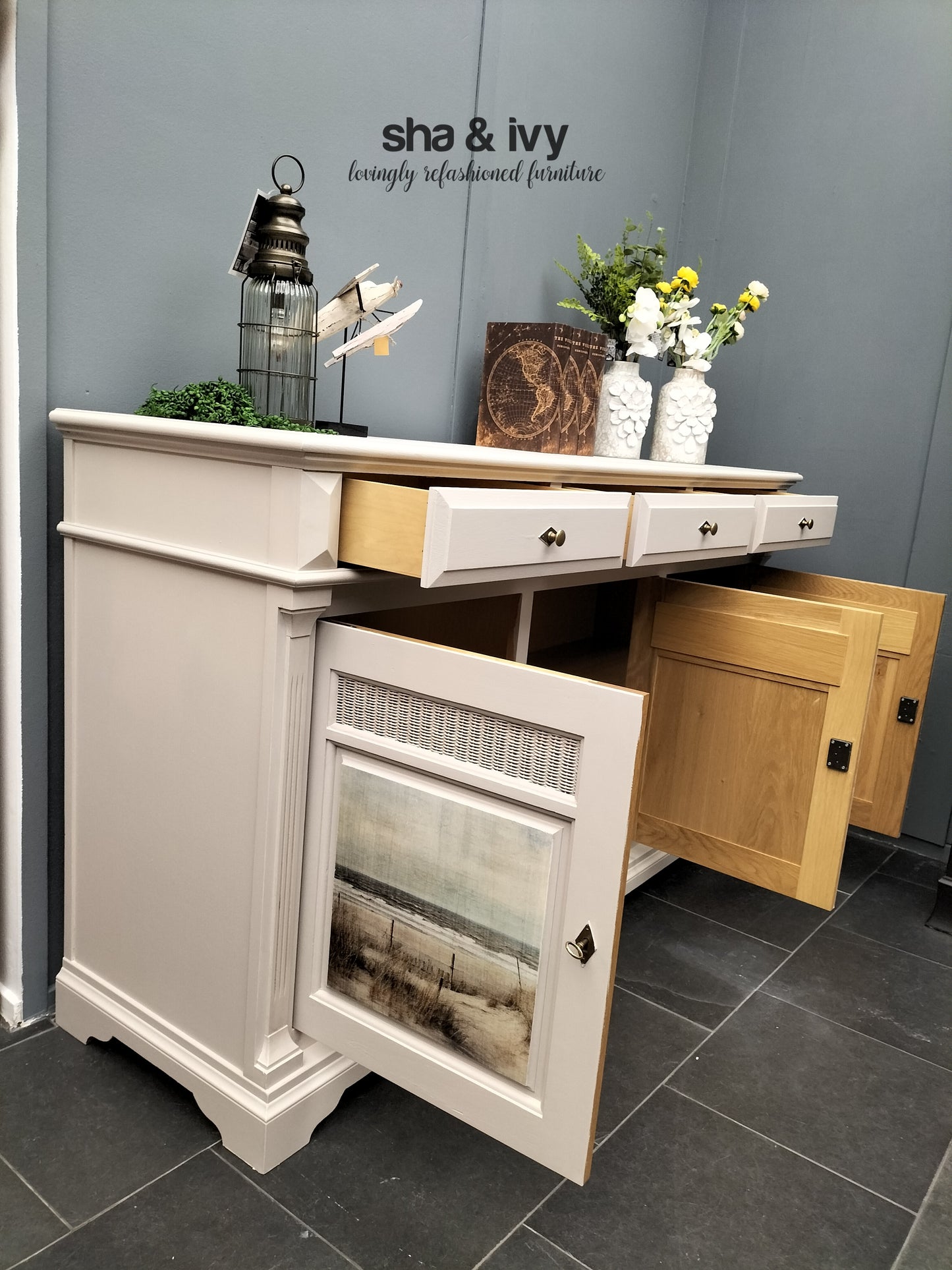 Beach dresser with mirror