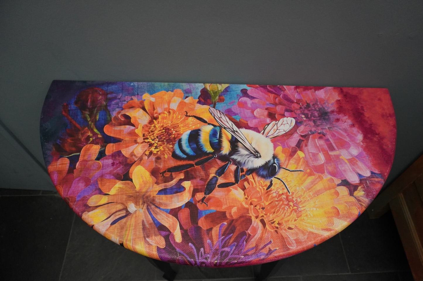 bee table