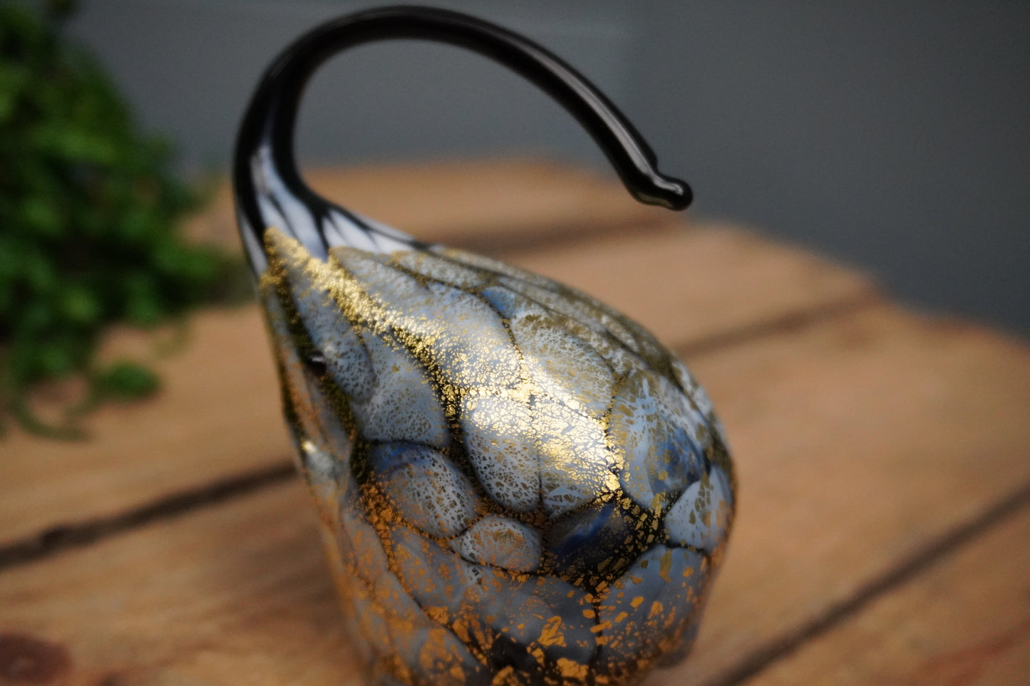 Murano olifant - 9cm x 6cm,  zwart met bladgoud