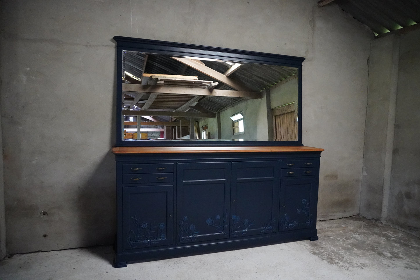 Dressoir met spiegel