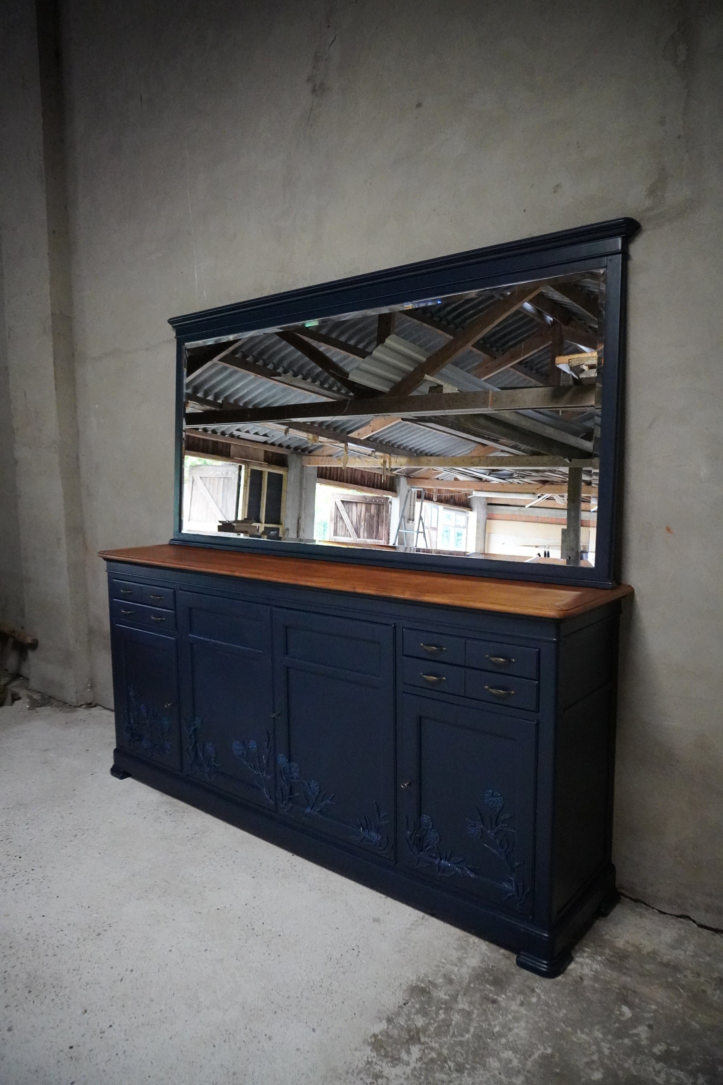 Dressoir met spiegel