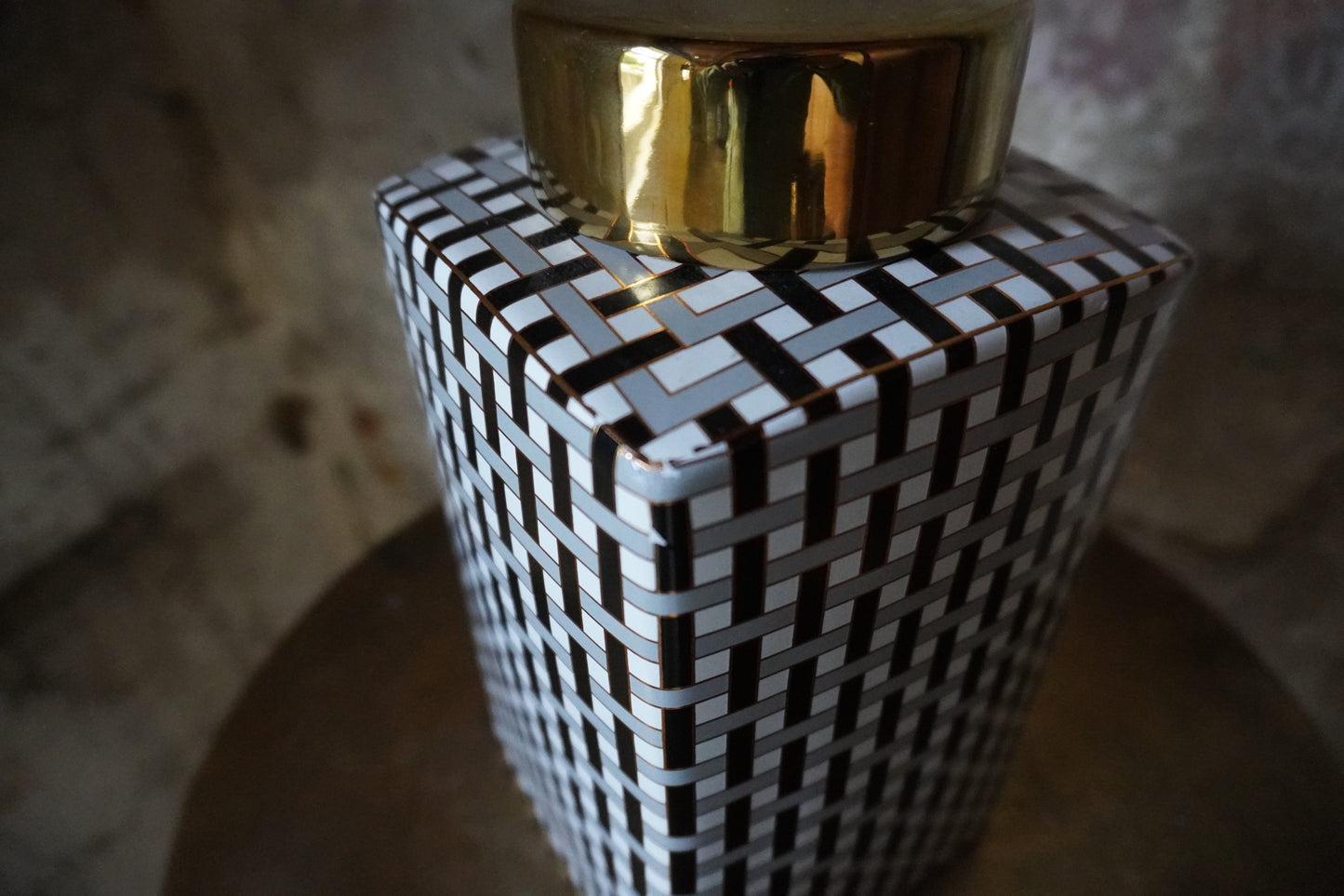 Aardewerk vaas/ urn - Wit/Zwart/Goud, 27cm x 14cm