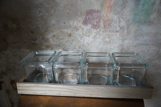 Glazen windlichten/ vazen op houten tray - 44cm x 13.5cm x 4cm/10cm