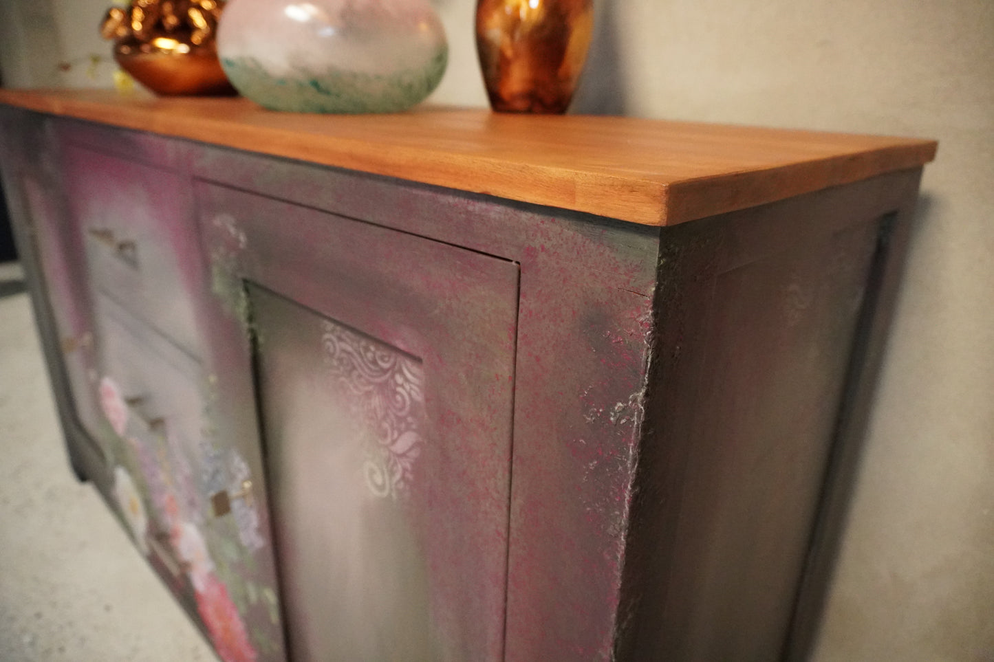 Dressoir Bloemen & Grunge