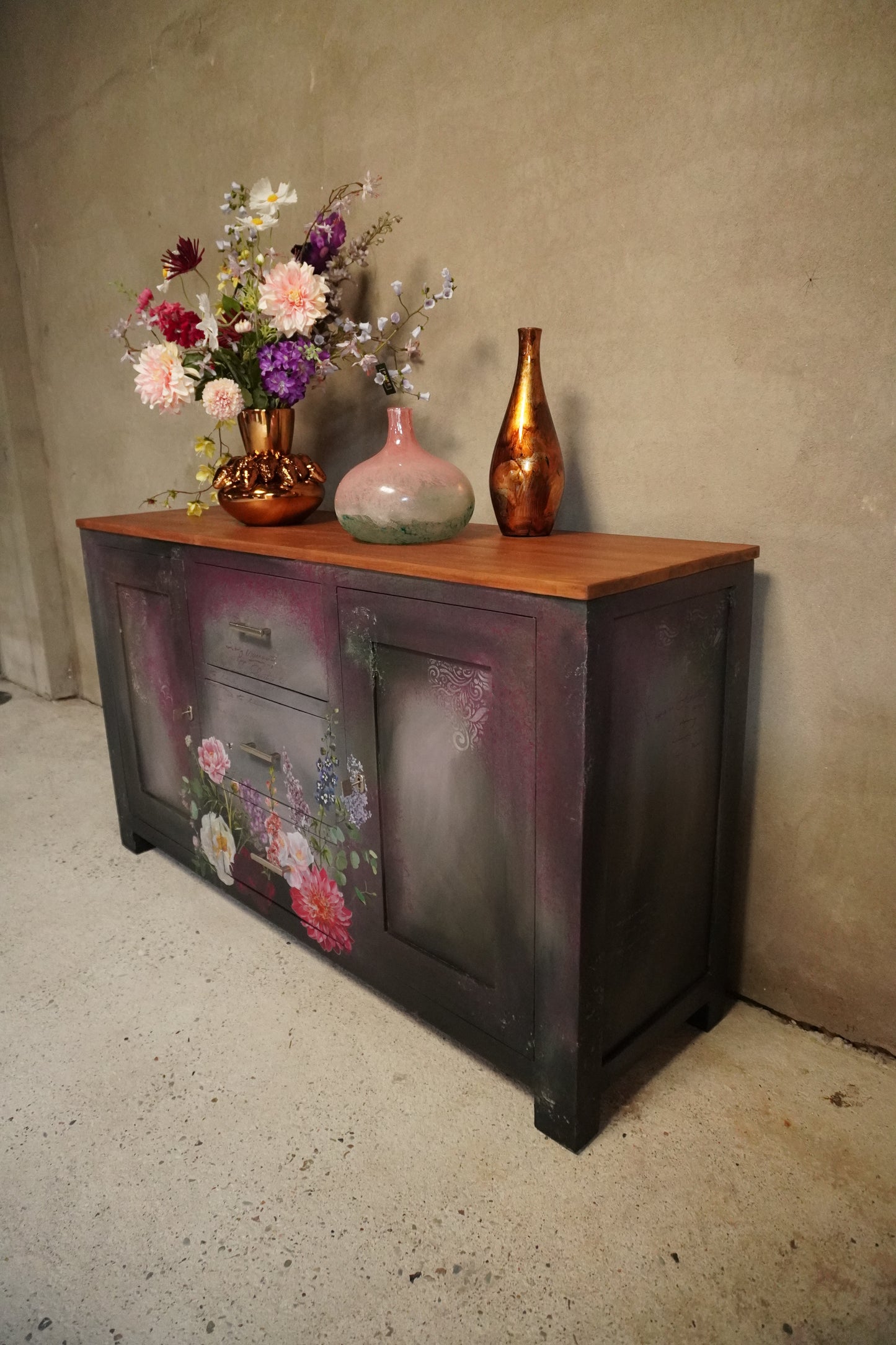 Dressoir Bloemen & Grunge