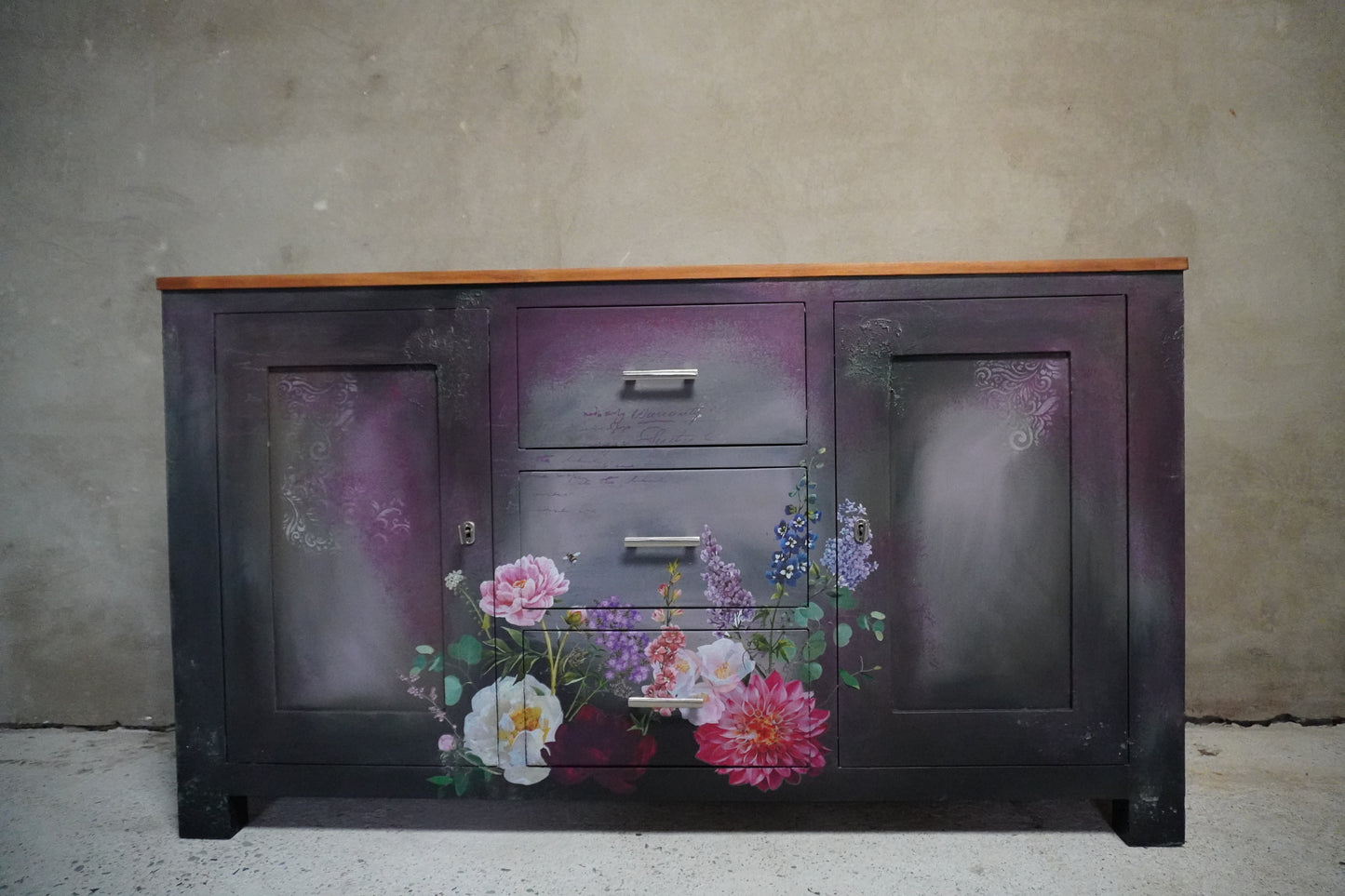 Dressoir Bloemen & Grunge