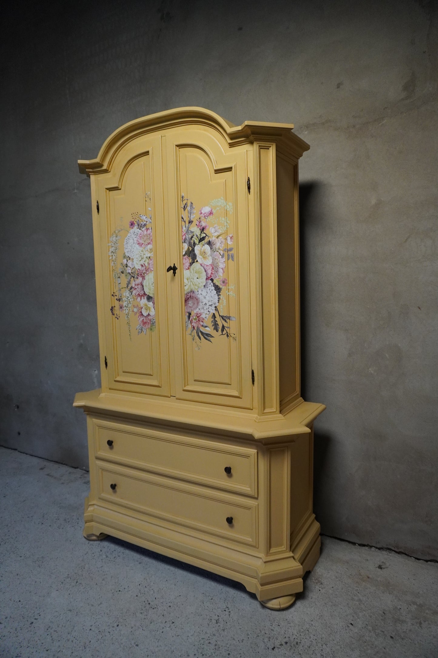 Ochre buffet/ kledingkast