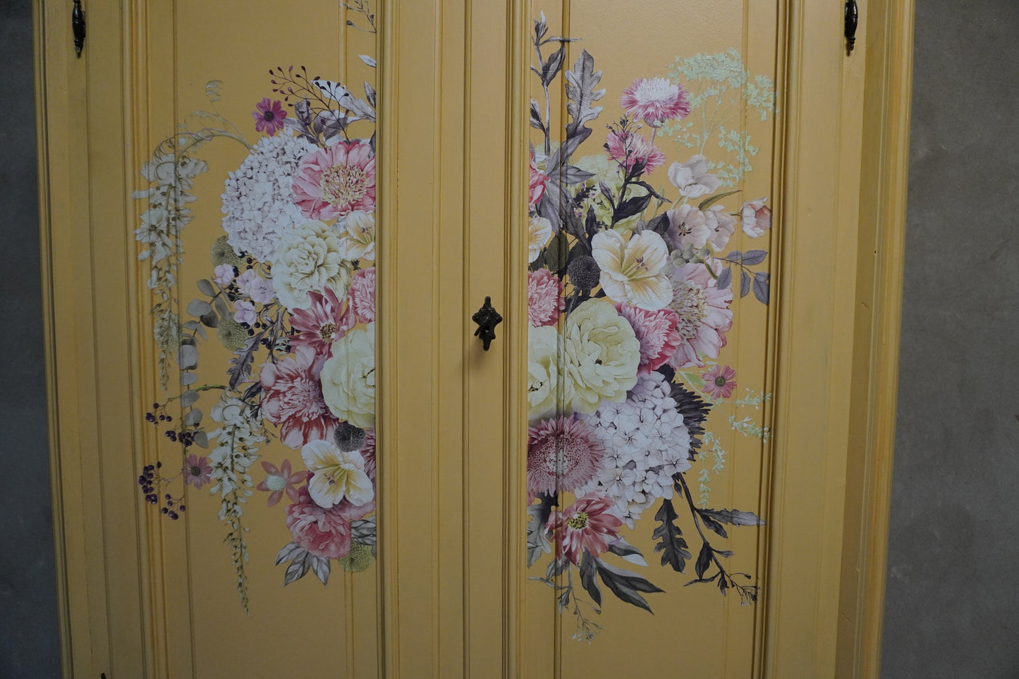 Ochre buffet/ kledingkast