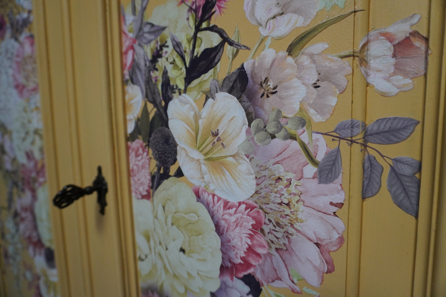 Ochre buffet/ kledingkast