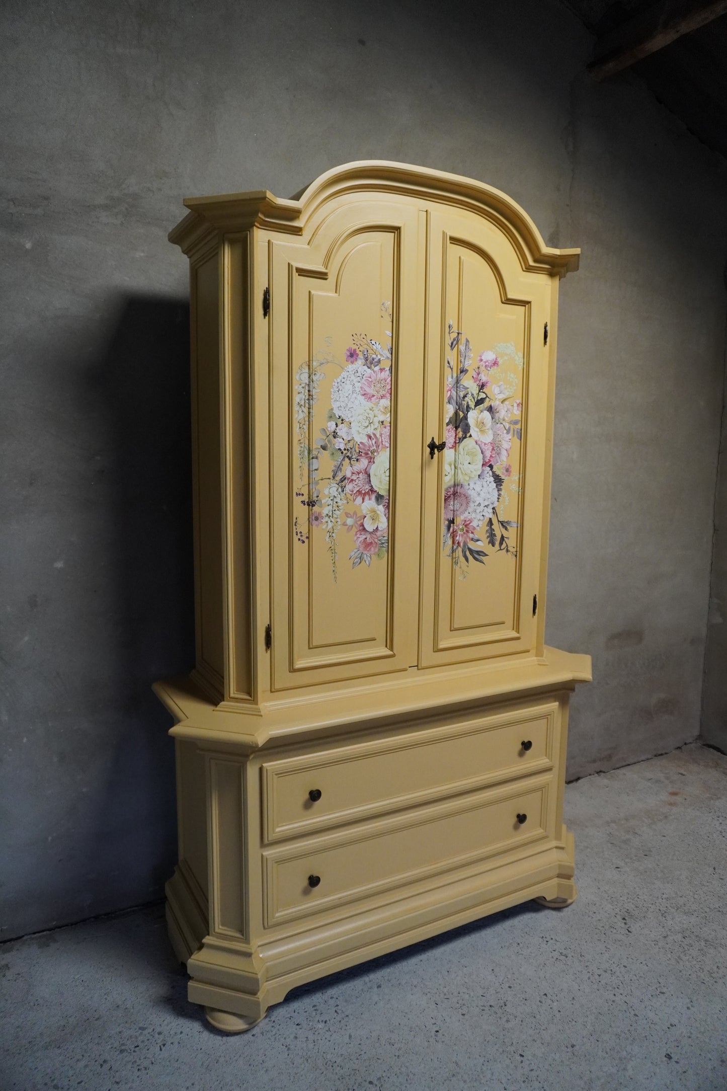 Ochre buffet/ kledingkast