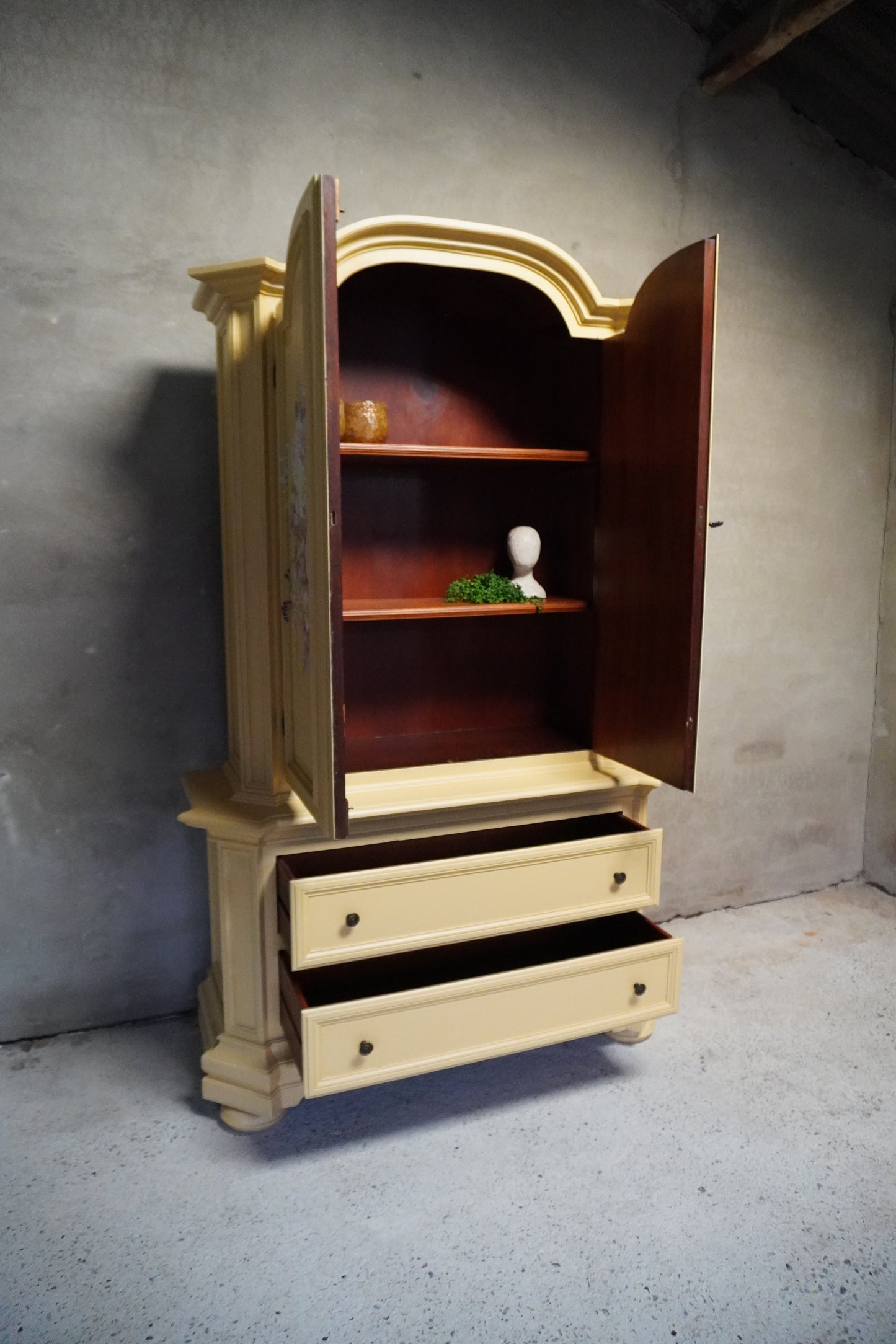 Ochre buffet/ kledingkast