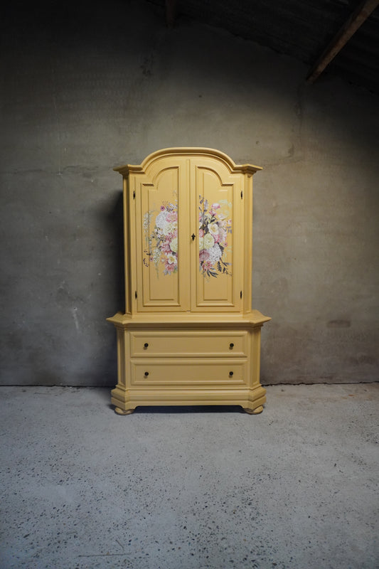 Ochre buffet/ kledingkast