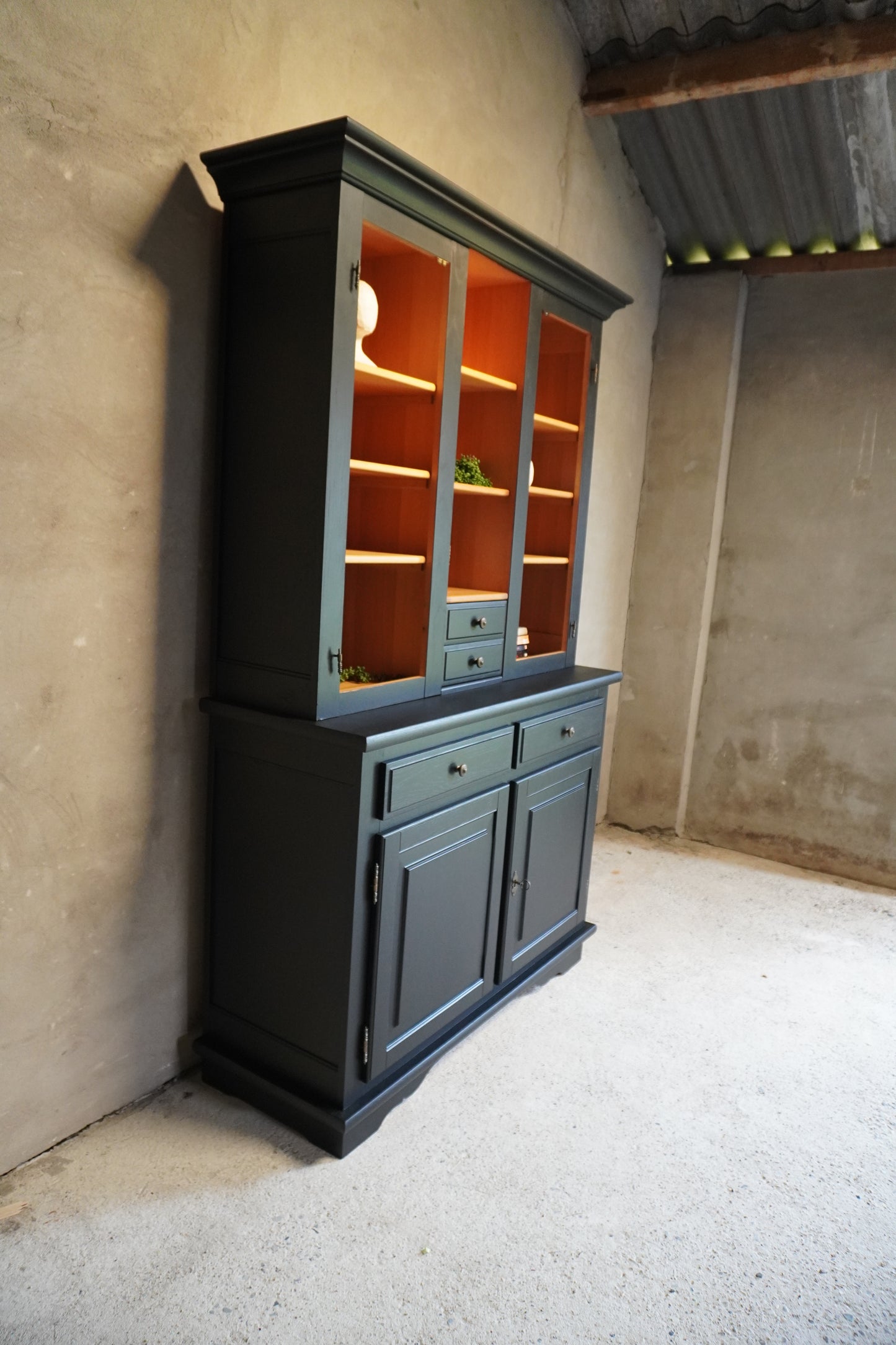 Tweedelige buffet/ vitrine kast