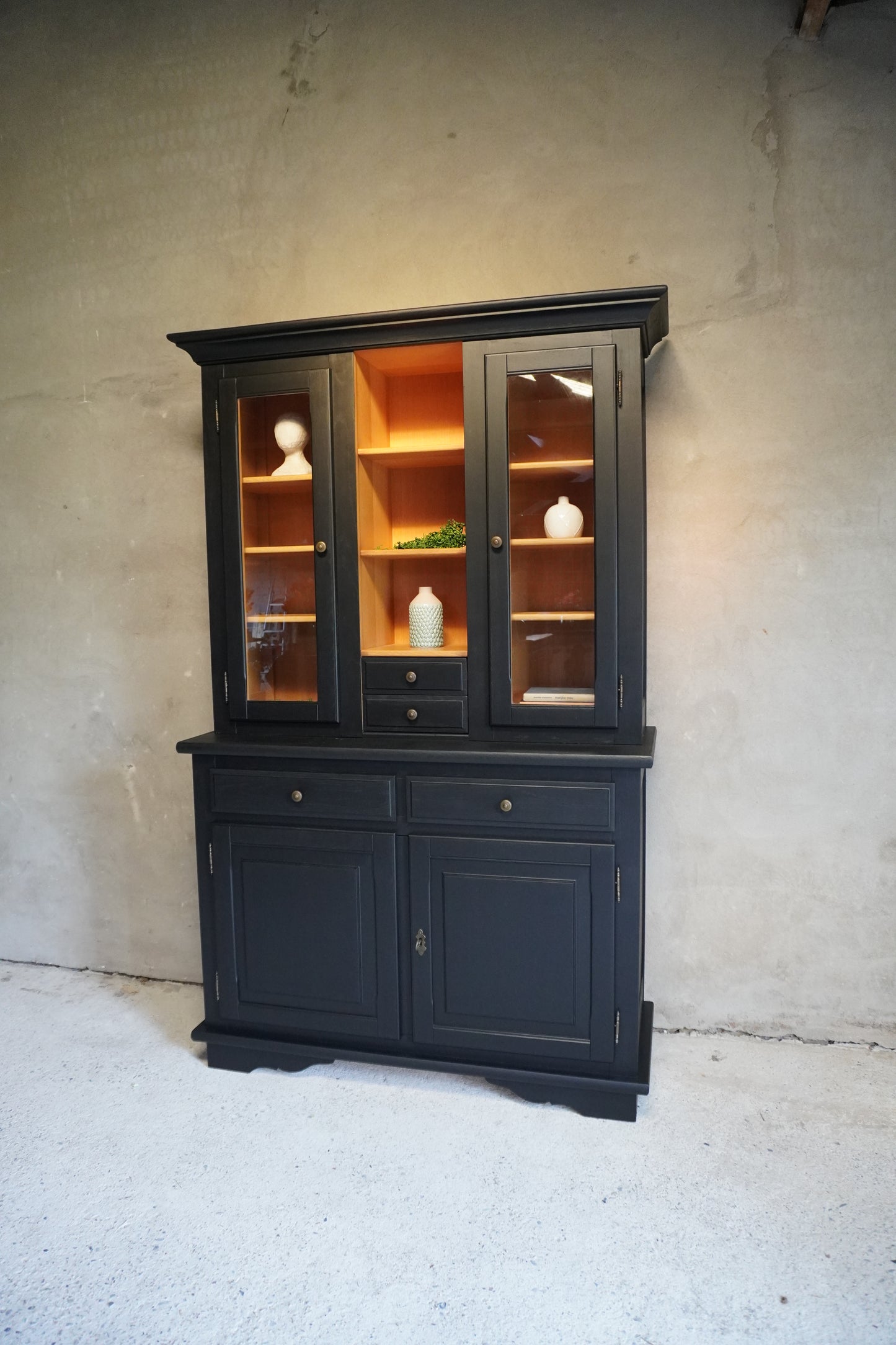 Tweedelige buffet/ vitrine kast
