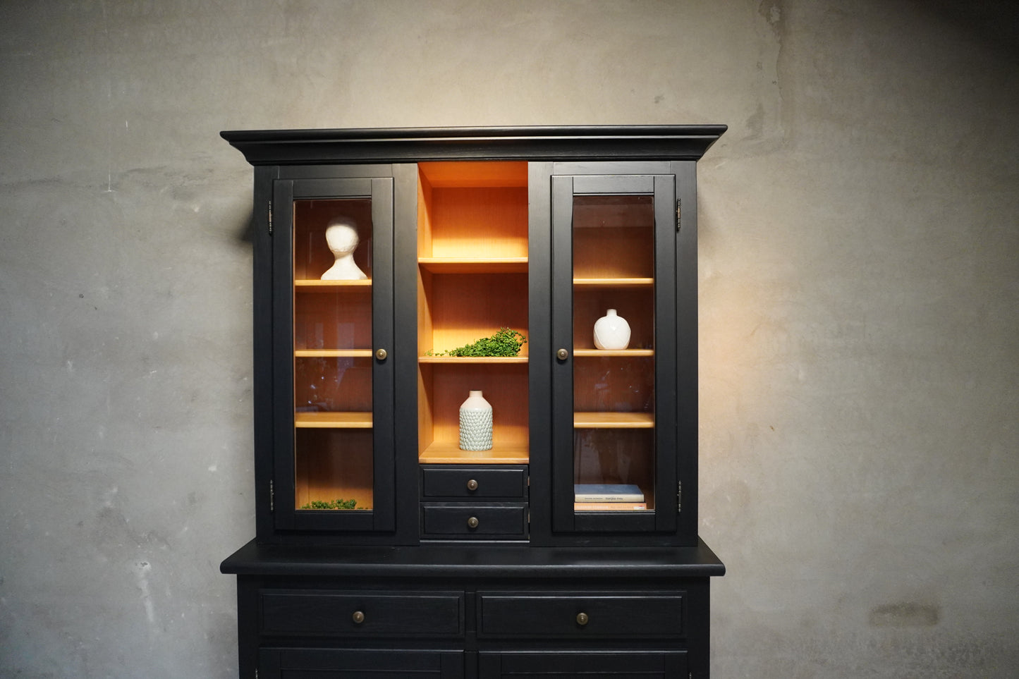 Tweedelige buffet/ vitrine kast