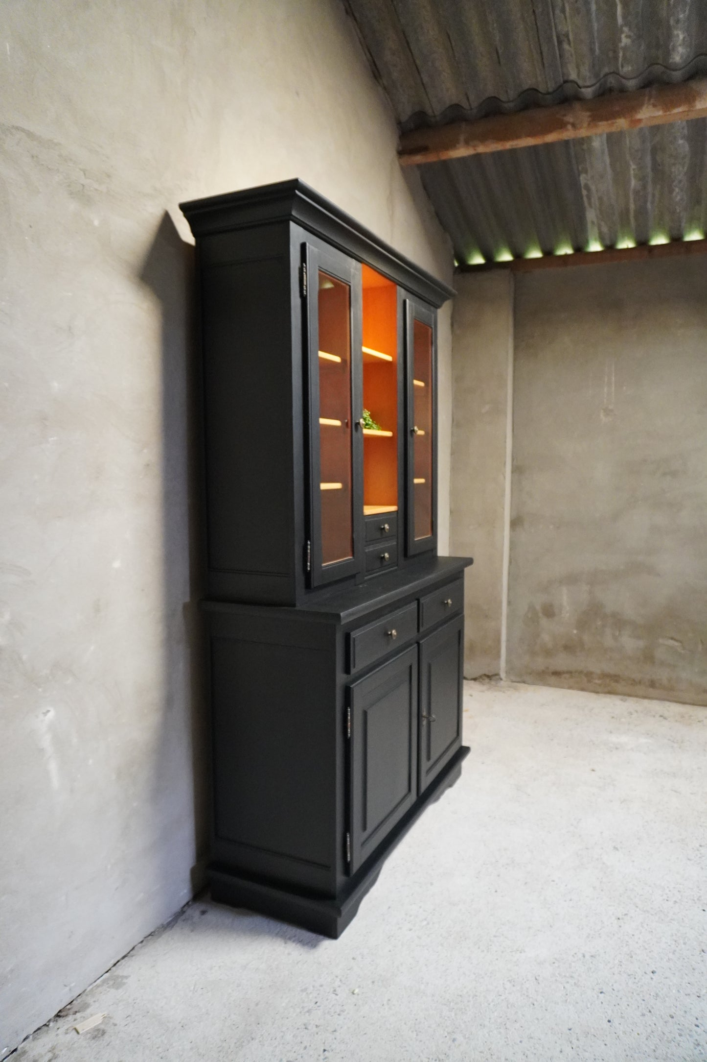 Tweedelige buffet/ vitrine kast