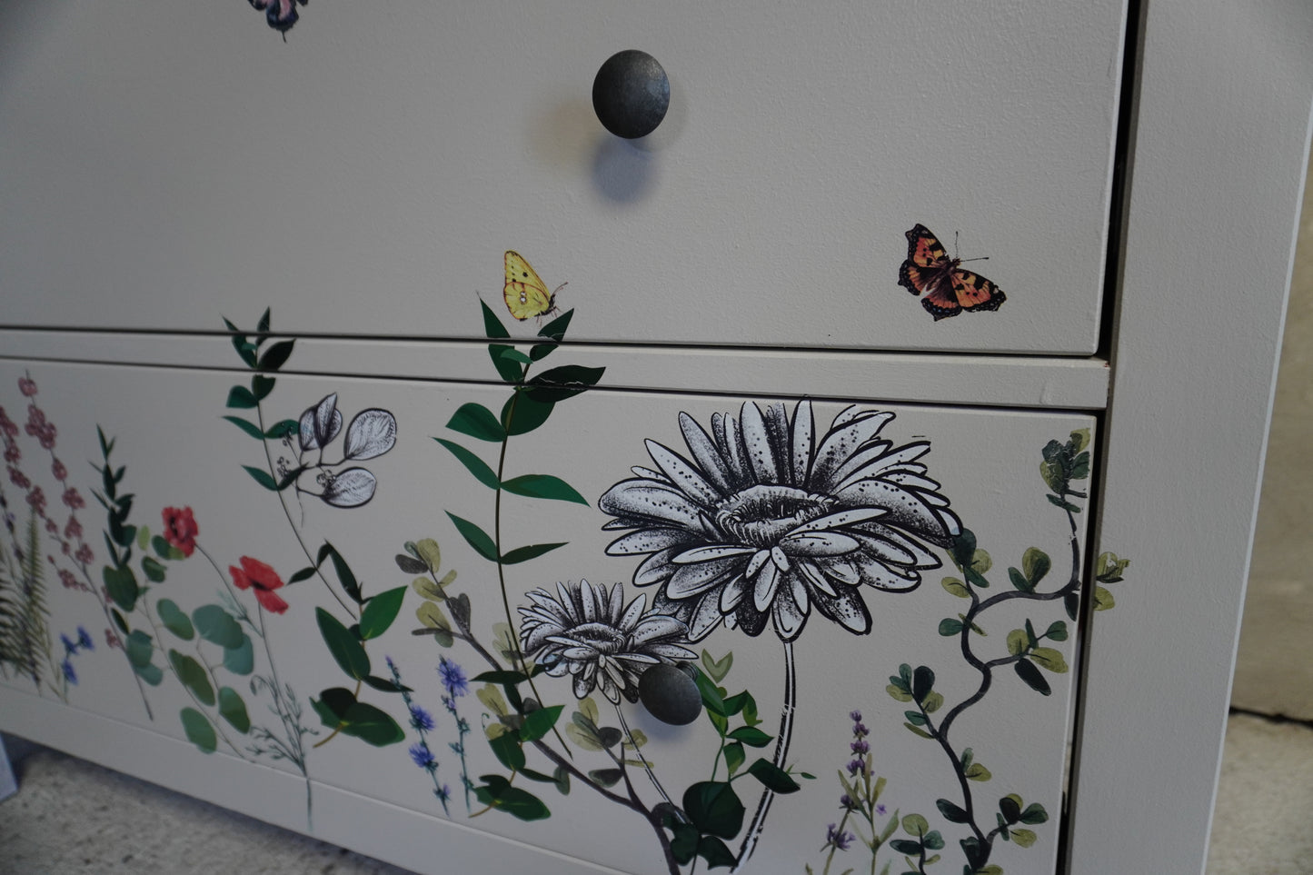 Ladekast bloemen