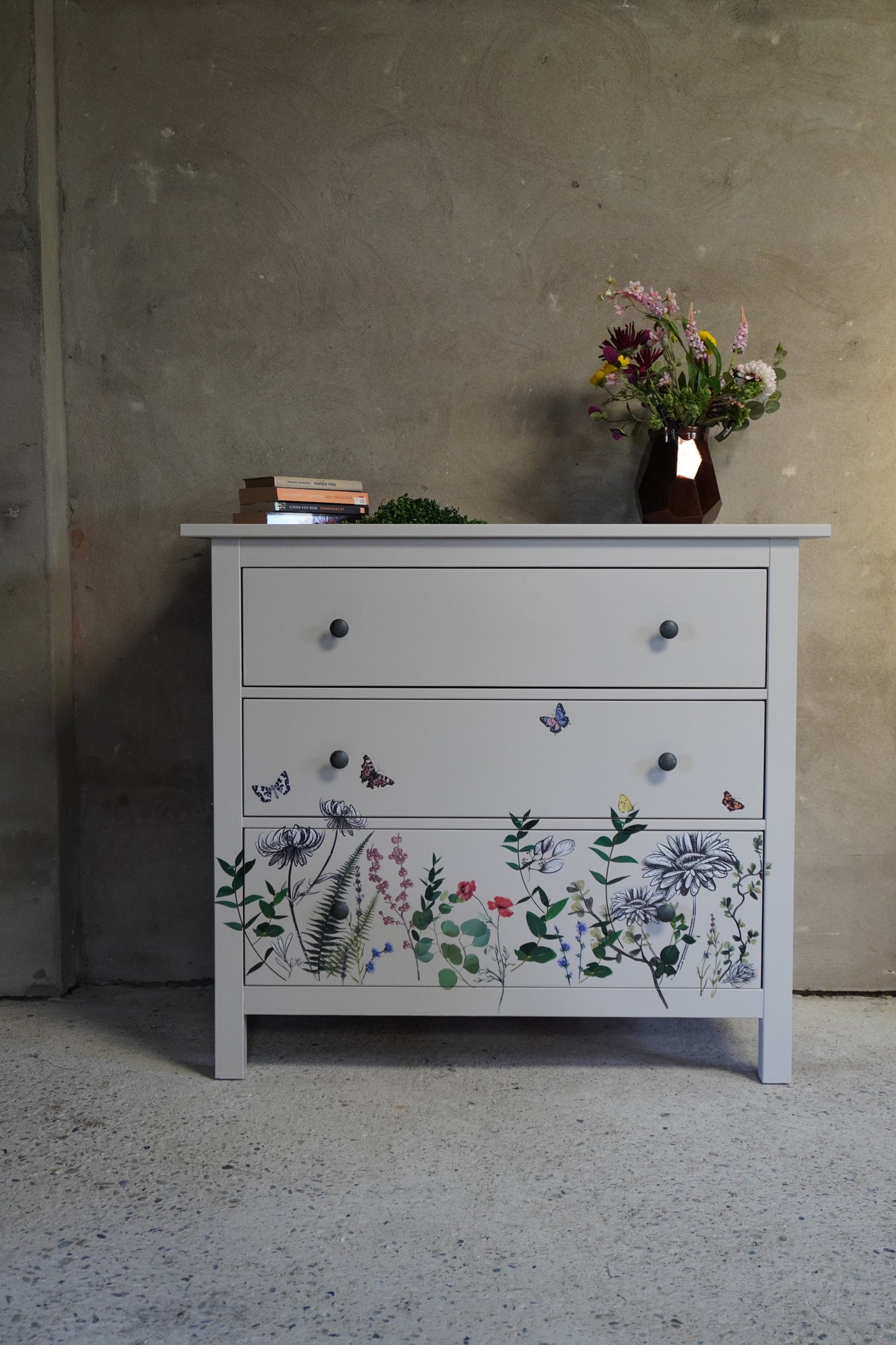 Ladekast bloemen