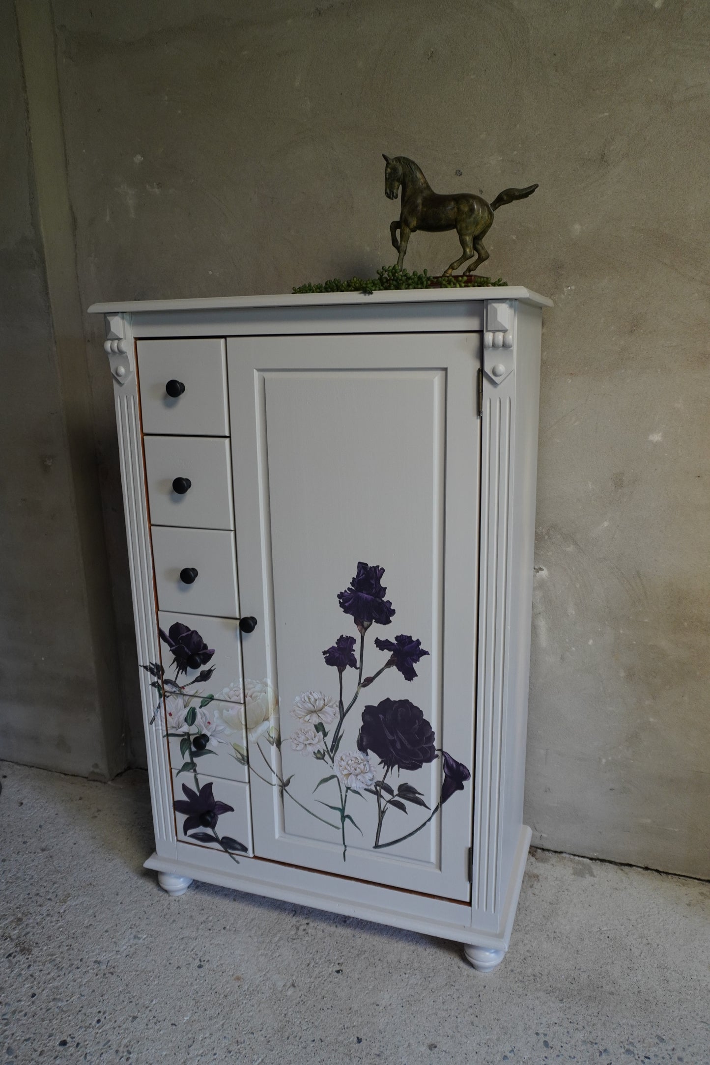 Meidenkast bloemen