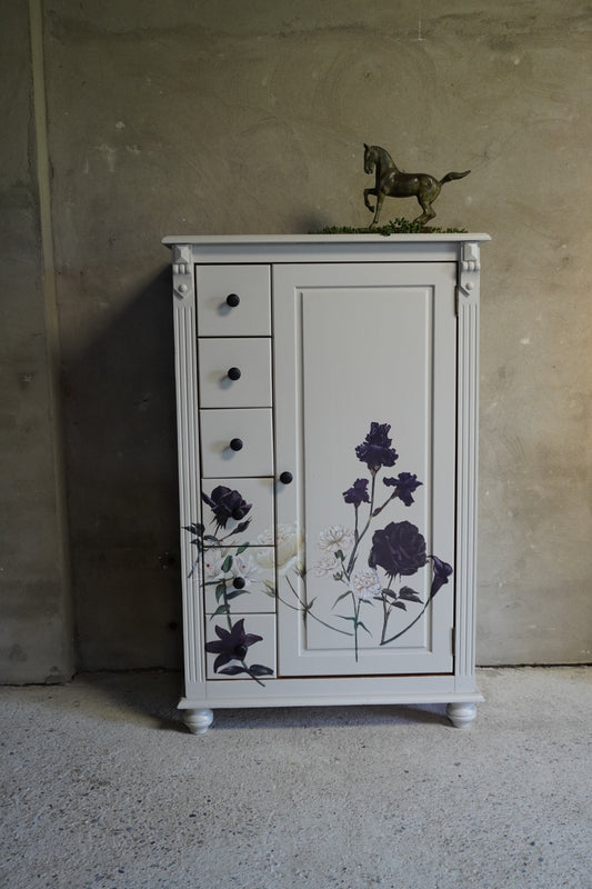 Meidenkast bloemen