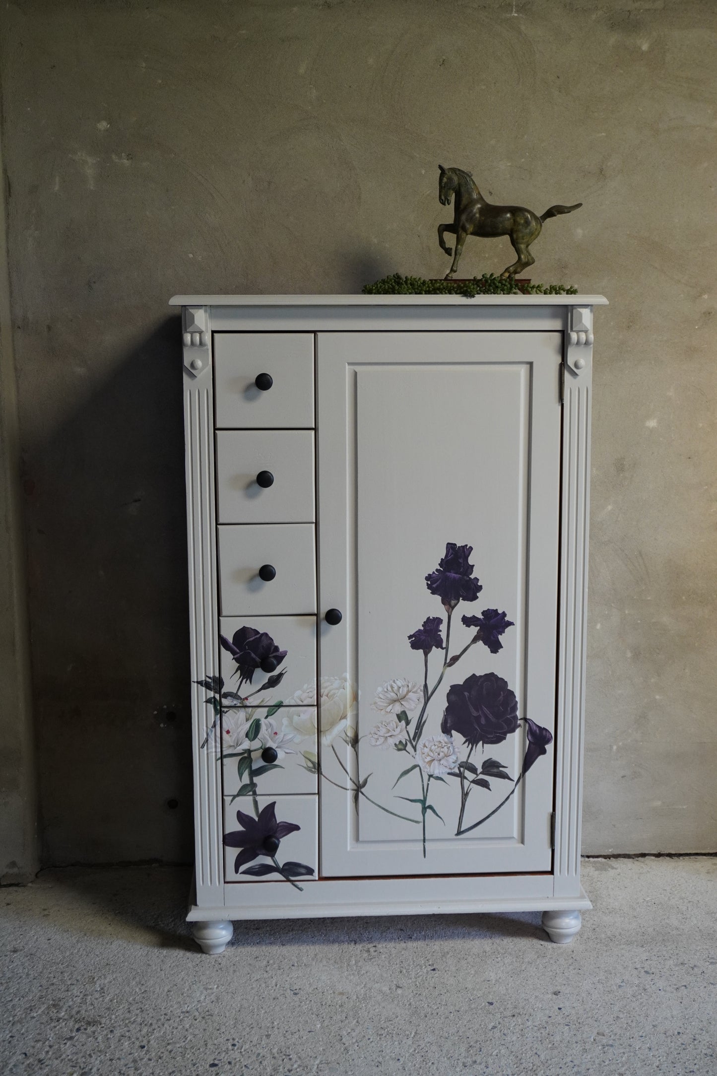 Meidenkast bloemen