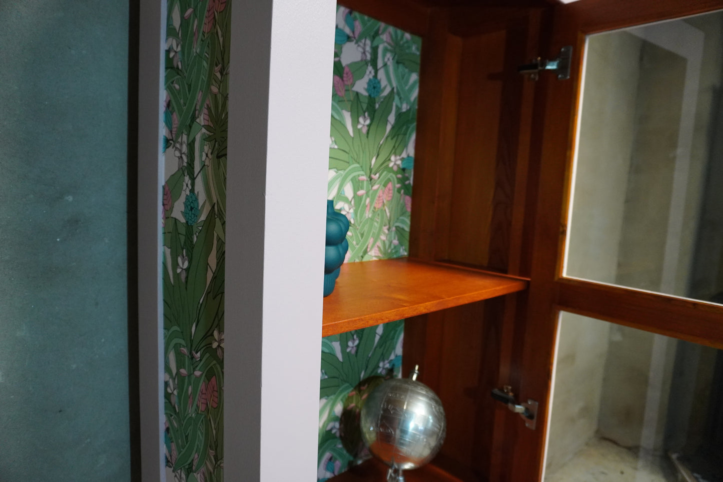 Roze vitrine kast