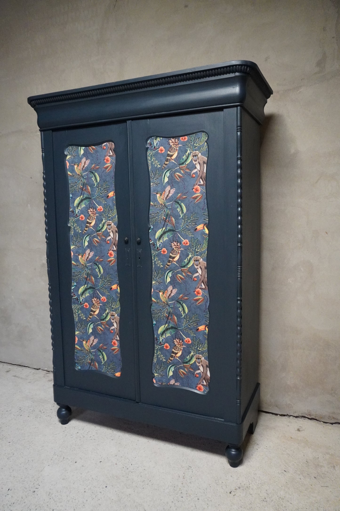 Antieke Biedermeier/ linnen kast
