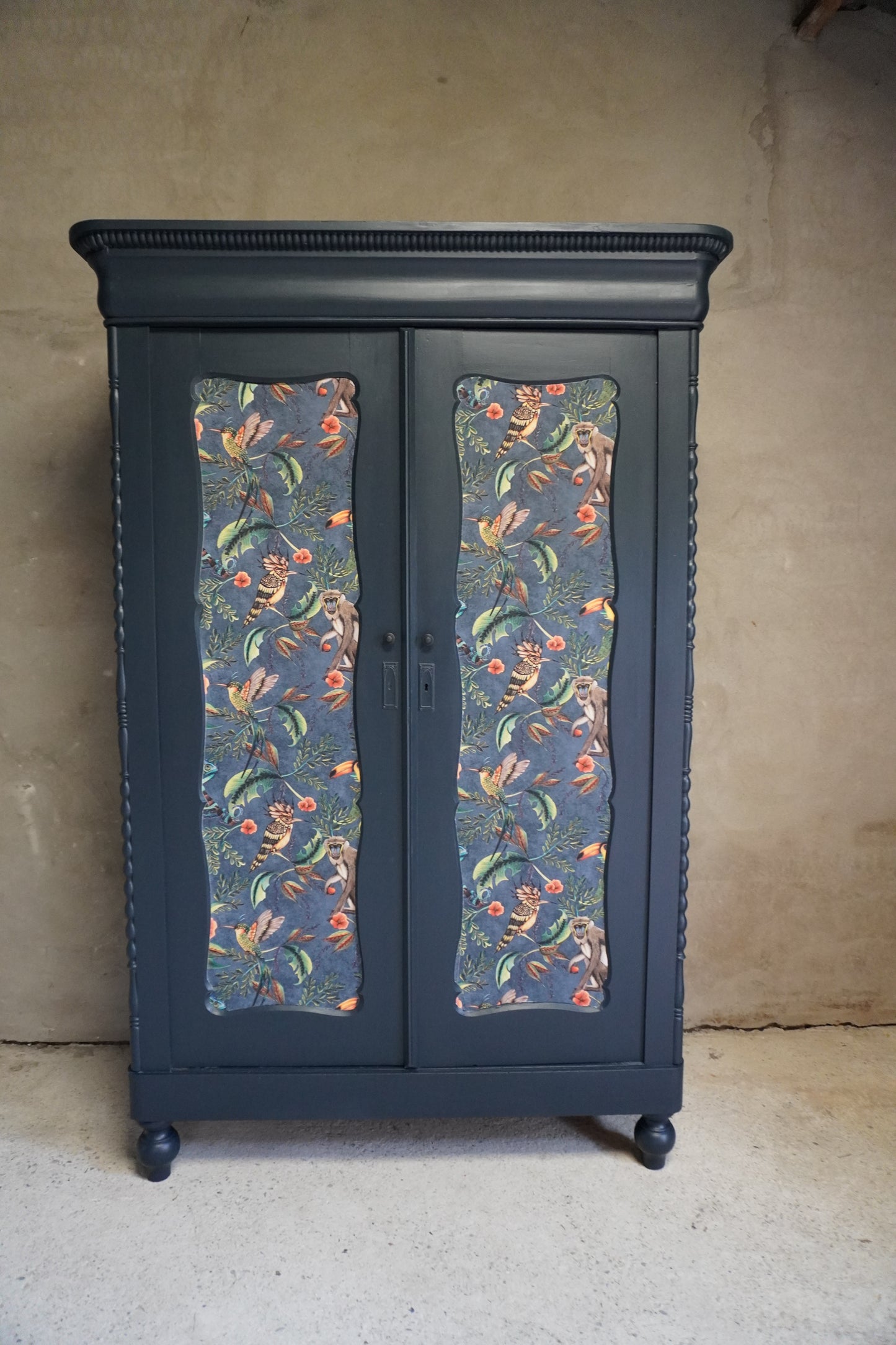 Antieke Biedermeier/ linnen kast