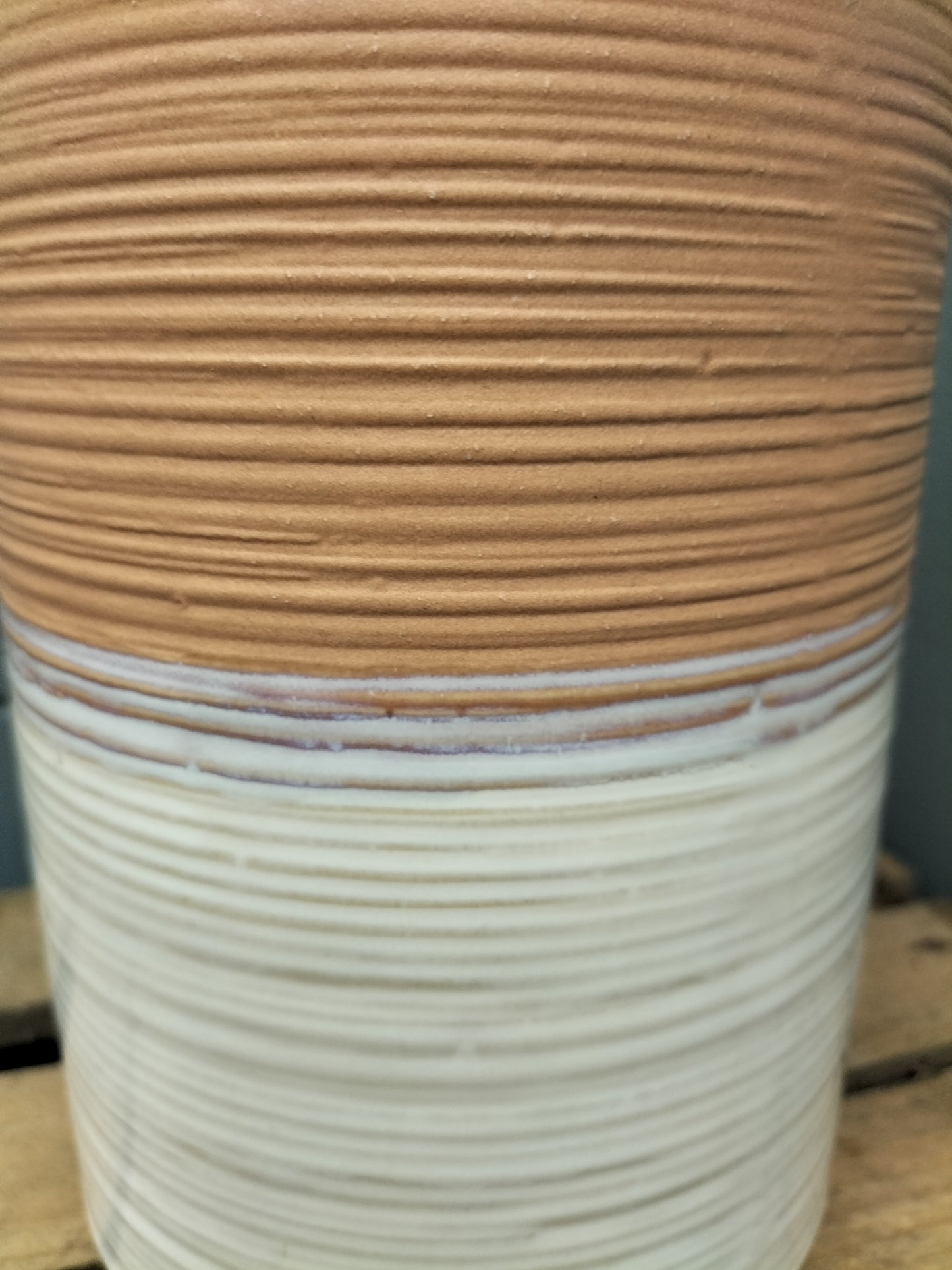 Terracotta/ witte vaas - groot