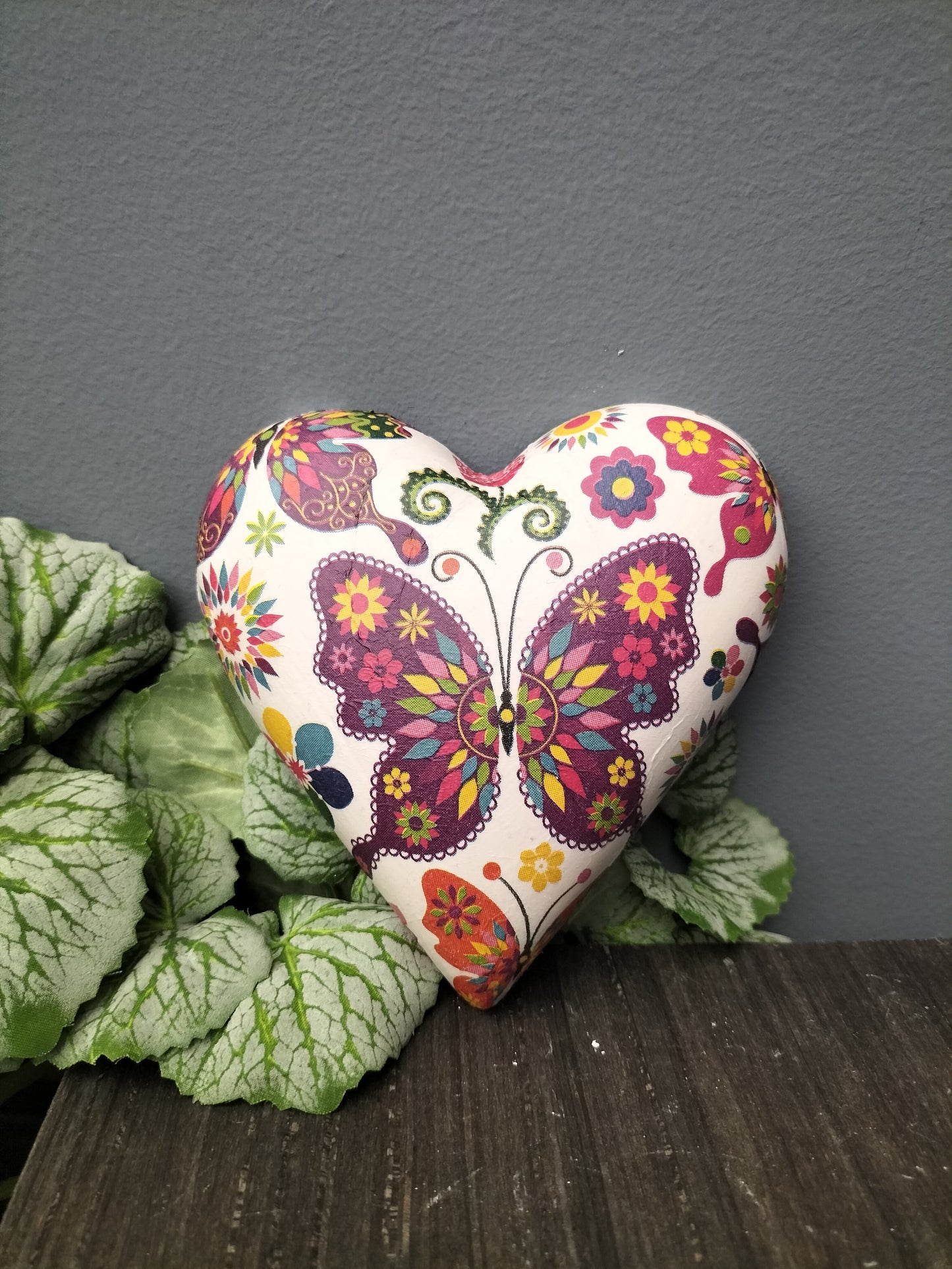 Decoupage hart - gekleurde vlinders