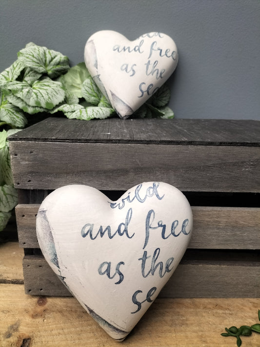 Decoupage hart - wild and free as the sea