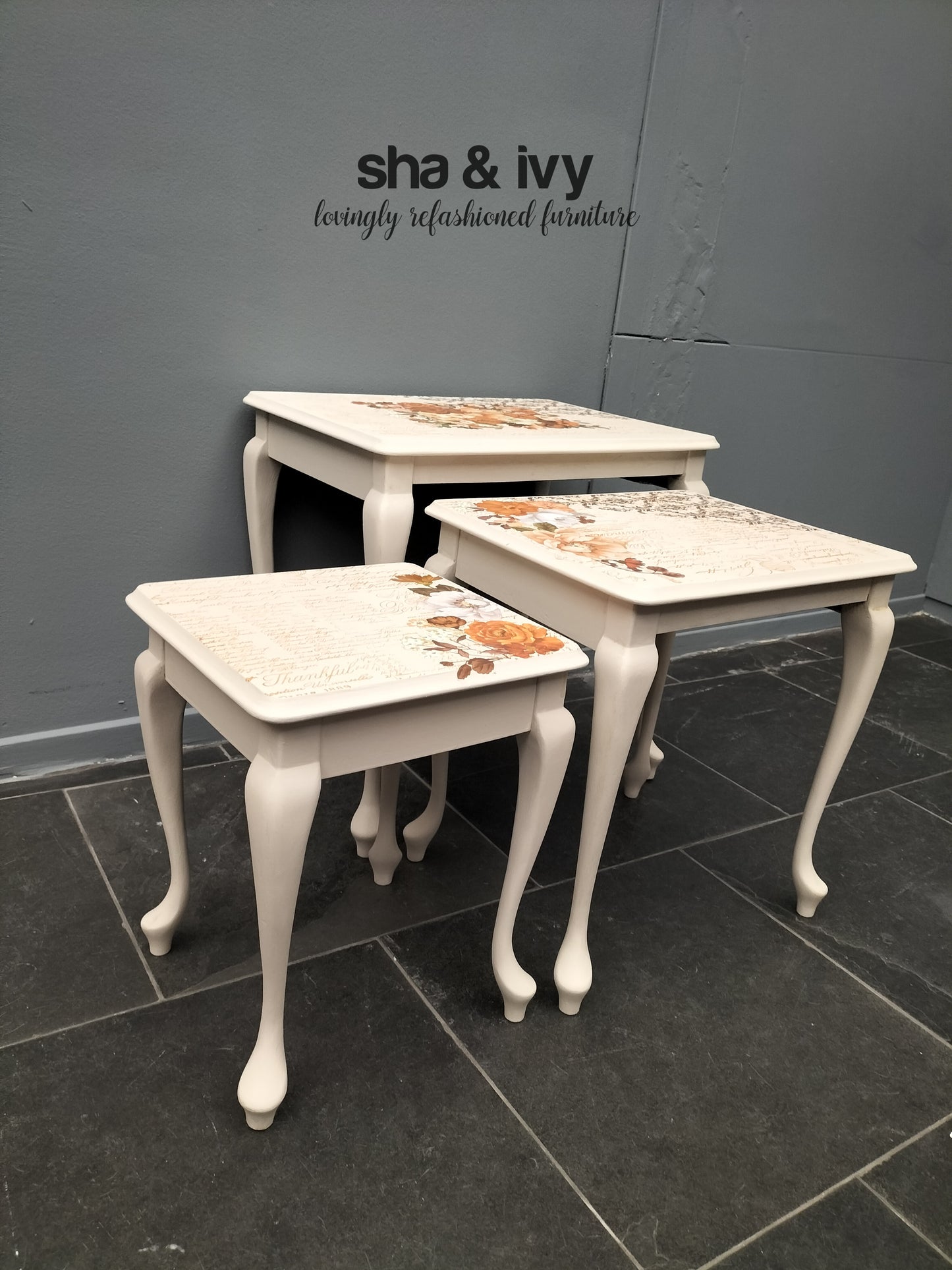 Side tables 3X - classic peach